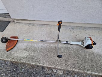 Krovinorez Stihl FS55 na náhradné diely. - 2