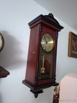 Predám funkčné nástenné hodiny 31day každú pol hodinu cinknú - 2