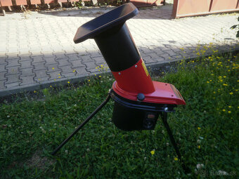 Drvička ovocia a rôzny záhrad.odpad - 2