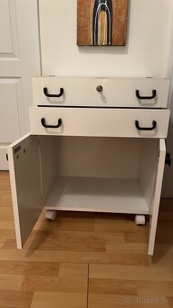 Skrinka na kolieskach - 2