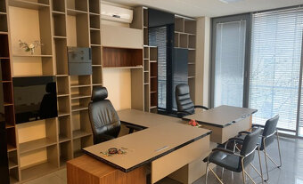 Kancelárske priestory v centre mesta 105 m2 + 58 m2 zasadač - 2