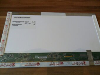 predám 15,6" Led display pre notebooky Emachines,MSI... - 2