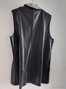 Kožušinová vesta. - 2