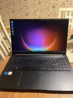 ASUS Vivobook i5 / 16 GB RAM / SSD / Windows 1 - 2