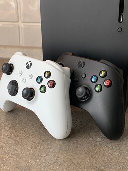 Xbox Series X 1TB + 2 ovládače + 6 hier - 2