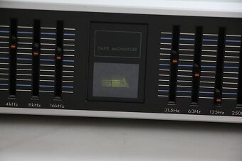 Predám grafický equalizer JVC SEA-33 - 2