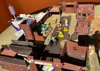 Predám lacno pevnosť Fort Laramie - 2