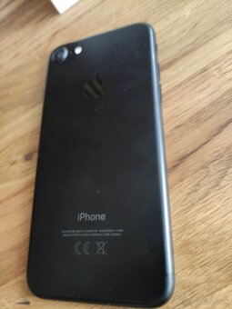 Apple iPhone 7 - 2