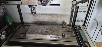 Elektroerozivna hlbička Exeron EDM 312 - 2
