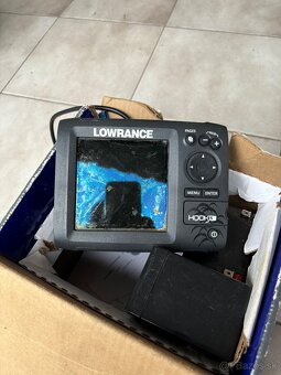 Predám sonar Lowrence Hook5 s GPS + 2x batéria 300€ - 2