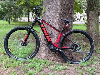 TREK Powerfly 5 – Bosch CX, RockShox, TOP stav – len 1998 km - 2