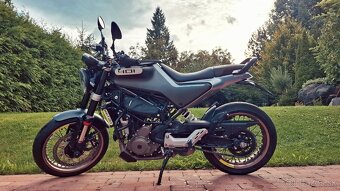 Husqvarna svartpilen 401 2020, 5900 km - 2