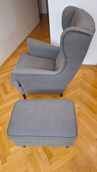 Predám kreslo a podnožku STRANDMON - 2