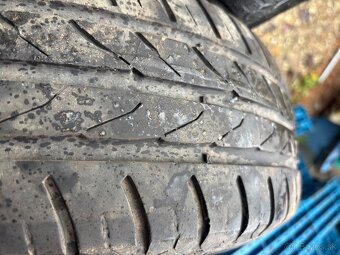 Predám komplet pneu kolesa195/65r15 - 2