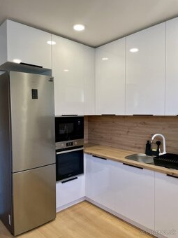 Ponúkam ubytovanie v rod .dome - 2