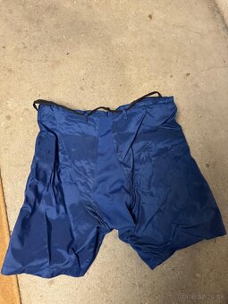 Predam hokejove nohavice - 2