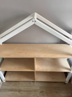 Regal na hracky -domcek. Zn. Benlemi - 2