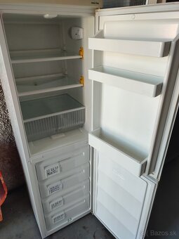 Chladnička s mrazničkou Calex. - 2