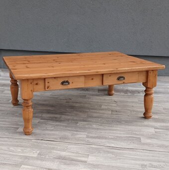 Stolík konferenčný smrekový. - 2