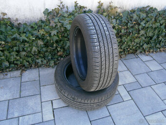 Predám 2x letné pneu HAXXIS 215/55 R17 94VXL - 2