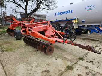 Diskový podmietač KUHN Discover XM44 - 2