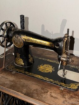 Šijací stroj - SINGER - 2