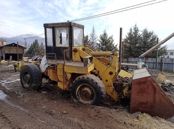 Predám/rozpredám nakladač UNK 320 - 2