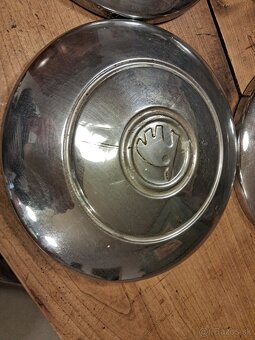 Predam 4 puklice na Škodovku - 2