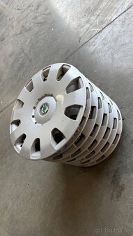 Puklice R15 Škoda octavia 1 - 2