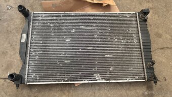 Chladič vody Audi A4 8e0121251L s automatom - 2