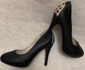 Elegantne cierne lodicky - NOVE - 2