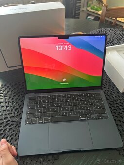MacBook Air 2022 (M2) ako nový - 2