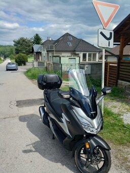 Honda Forza 300 - 2