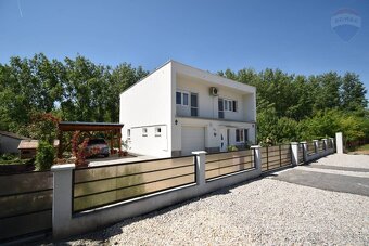 Na predaj 5 izbový dvojpodlažný rodinný dom, pozemok 700 m2 - 2