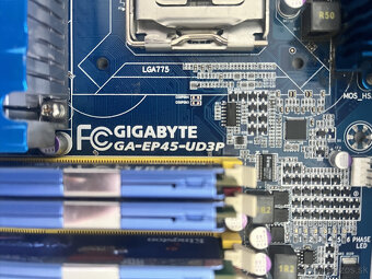 GIGABYTE EP45-UD3P - 2
