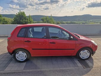 Ford fiesta 1.3i r.v.2005 51kw benzin SK-auto - 2