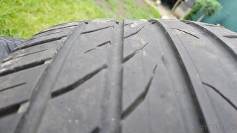 235/45 R18 - 2