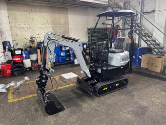 Minibagr CT10D - 2