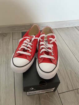 Červené convers 39 - 2