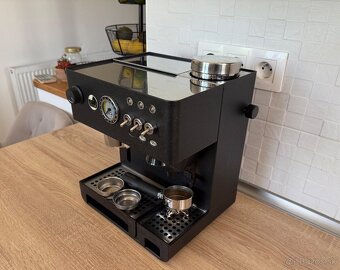 LaPavoni kávovar s mlyncom - 2