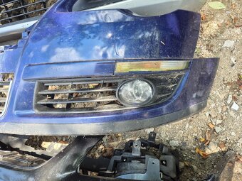 Predám predný nárazník na Volkswagen Passat b6 3c - 2