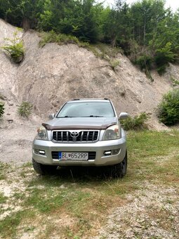 Toyota Land Cruiser 120 - 2