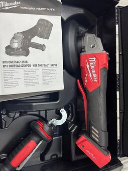 MILWAUKEE M18 FUEL 125 mm uhlová brúska - 2