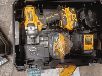Dewalt DCF892P2T a DCD805H2T - 2