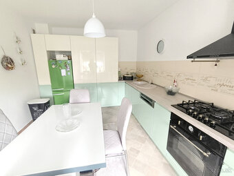 JEDINEČNÝ RODINNÝ DOM VHODNÝ AJ AKO CHALUPA PO KOMPLETNEJ KV - 2