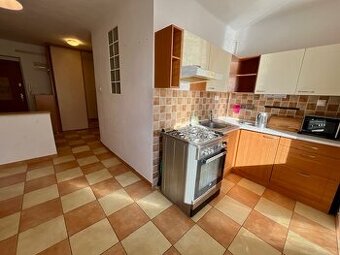 2-izb.byt, centrum mesta, 55m2, čiast.zariadený, pivnica - 2