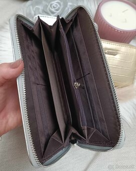 Strieborná peňaženka a - 2