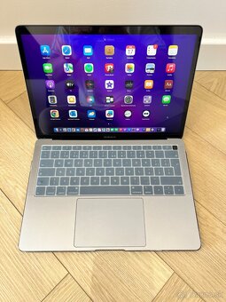 MacBook Air 13" Retina SK Vesmírne sivý 2019 / výborný stav - 2