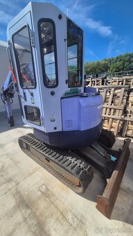 Na predaj Hitachi EX30UR-2 kompaktný pásový minibager na gum - 2