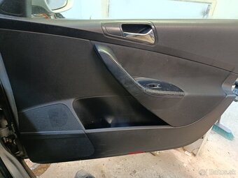 predam tapacire na passat b6 - 2